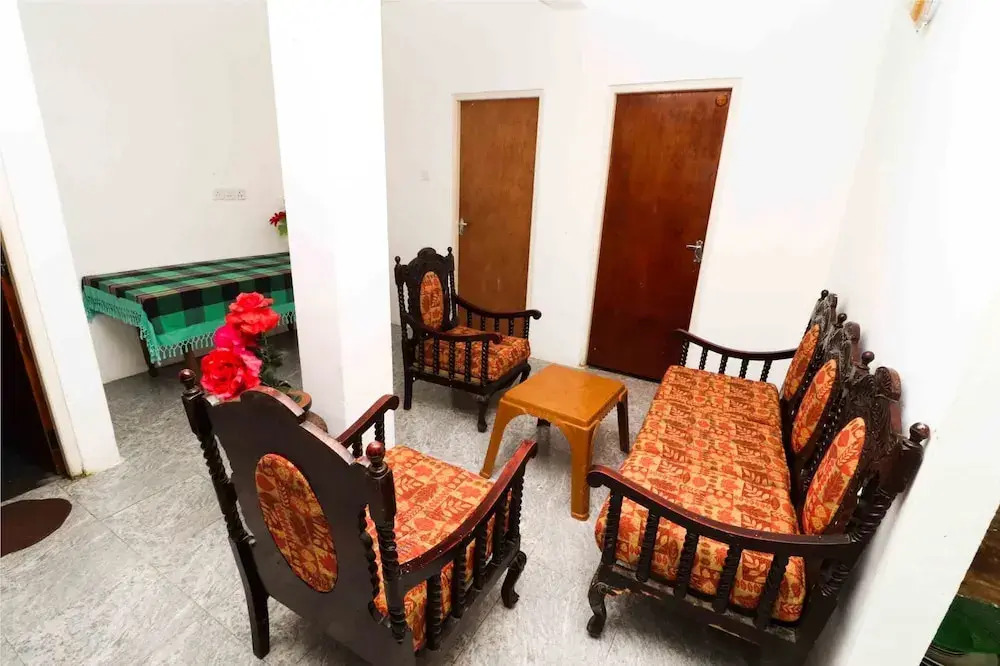 Yoho Oneeli Villa