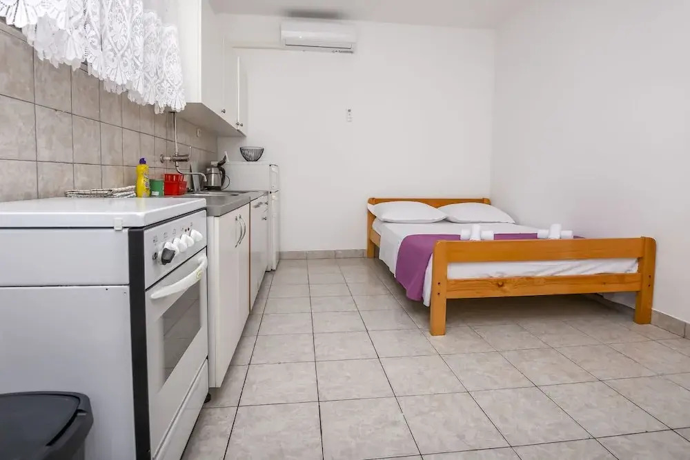 Studio Apartments Ivica