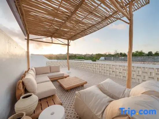 Sira Rosa Villa 2BR with Rooftop Oasis