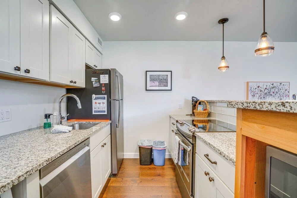 1/2 Mi to Dtwn Frisco: Mtn-view Condo w/ Pool!