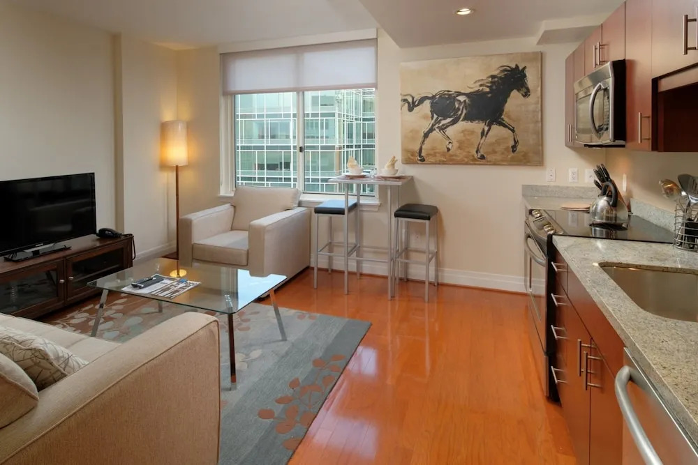 Bluebird Suites on Washington Circle