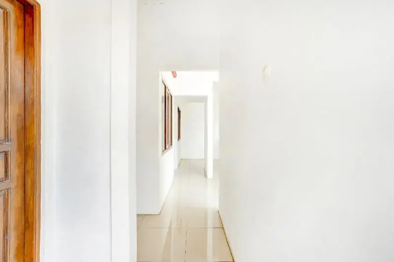 RedDoorz Syariah at Homestay Bougenville near Taman Alun-Alun Kota Lamongan