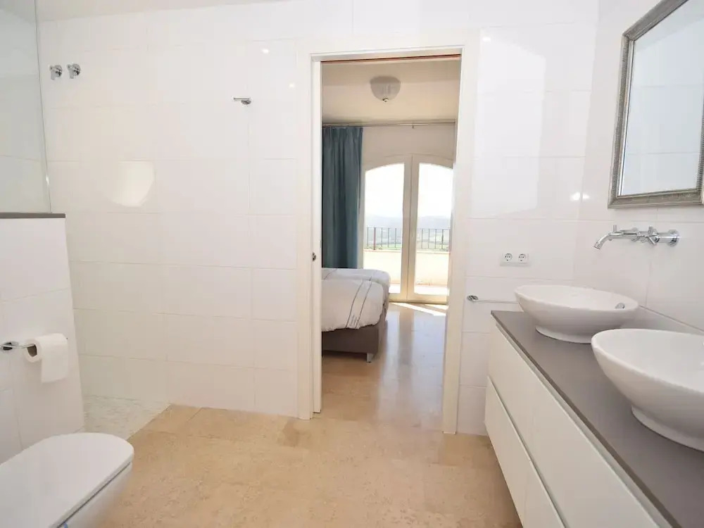 Beautiful Villa With Fantastic View and Infinity Pool Near Santa Cristina D'aro