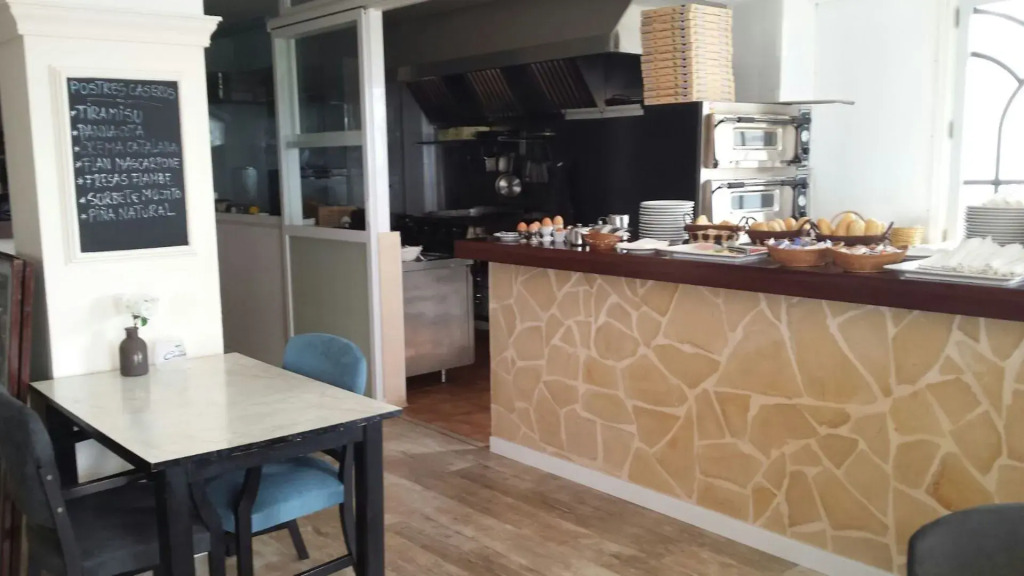 Hostal Port Corona