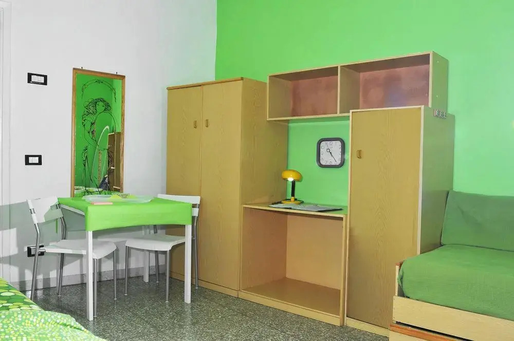 Bed And Kitchen Scriva
