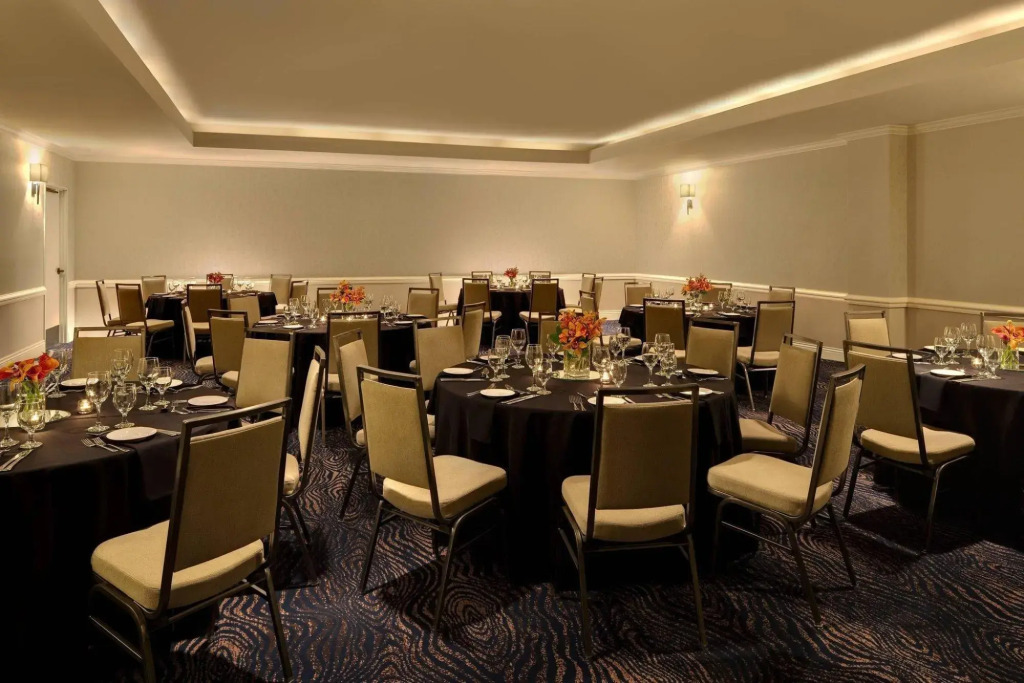 Courtyard by Marriott San Diego Downtown