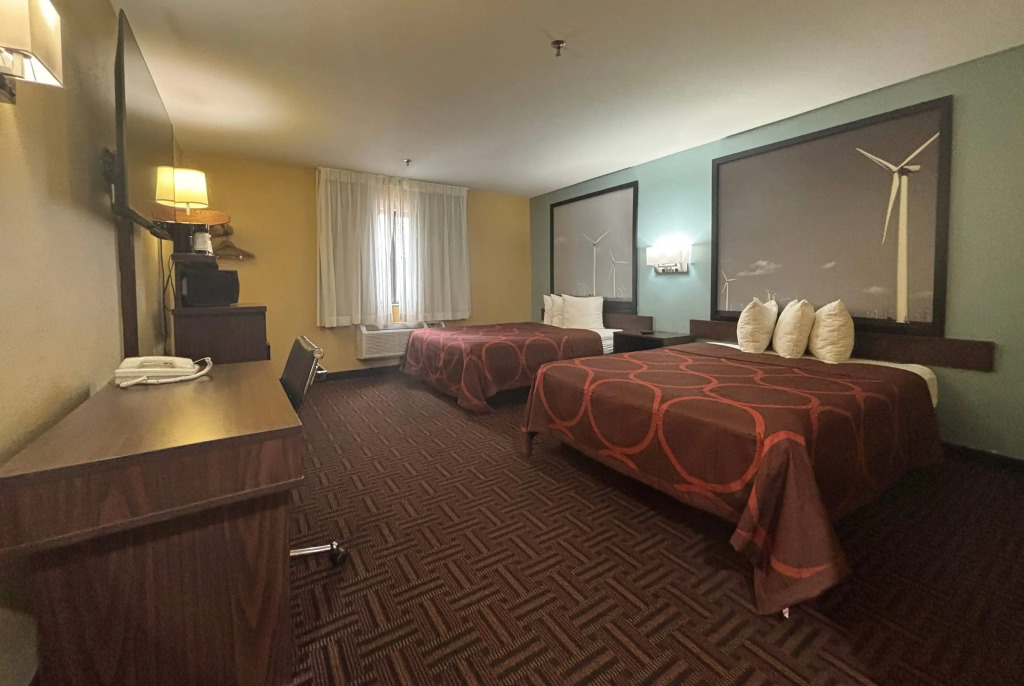 Super 8 by Wyndham Peoria