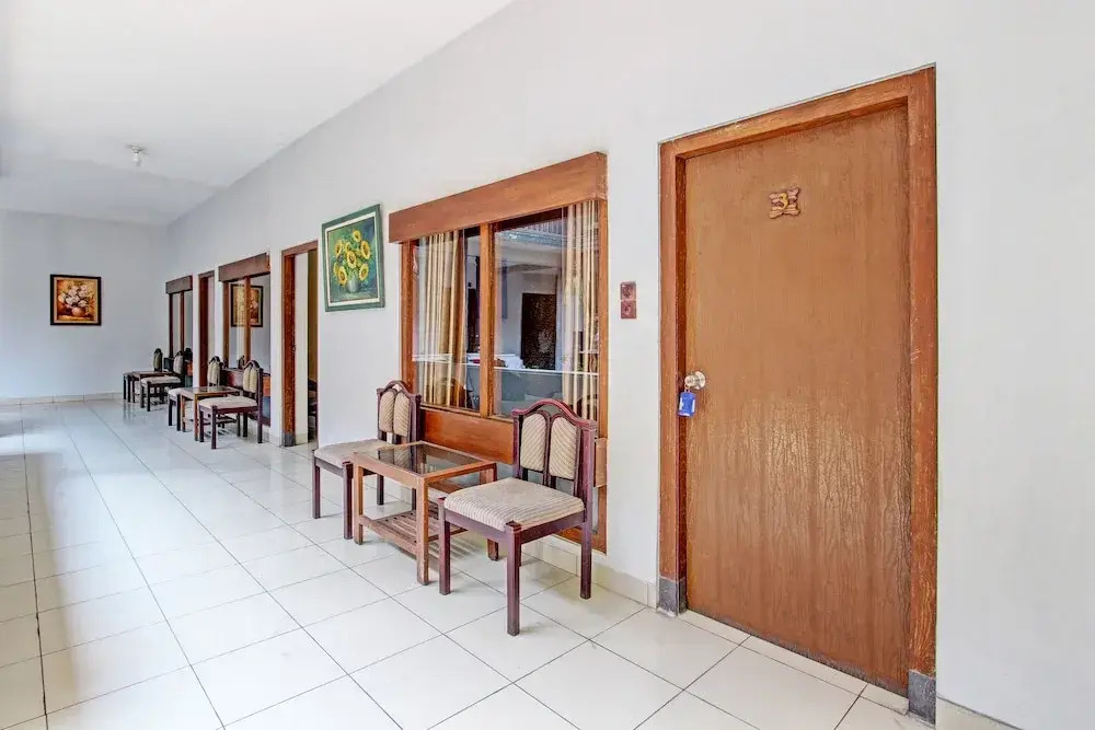 Super OYO Capital O 93240 Candra Dewi Hotel