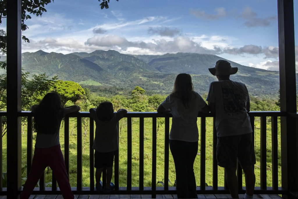 Three Bedroom Two Bath Villa on 20 Acres of Nature! "Hana's Celeste Retreat"