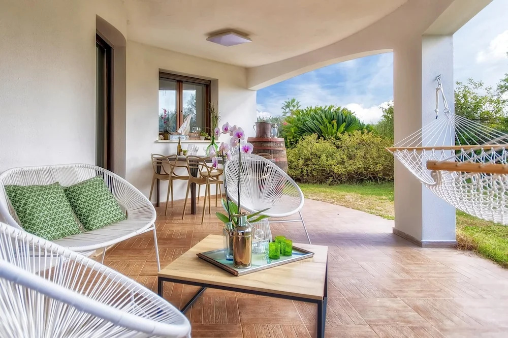 Sardinia Re - Fioretta Home Garden Side