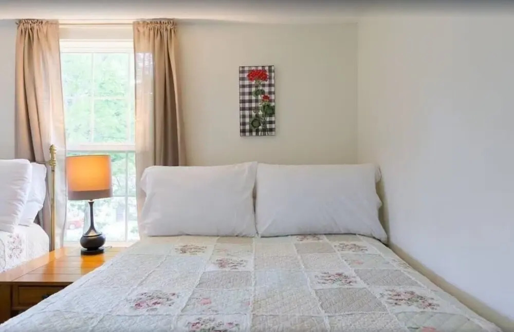 A Mountain Cottage 2 Bedroom Cabin by RedAwning