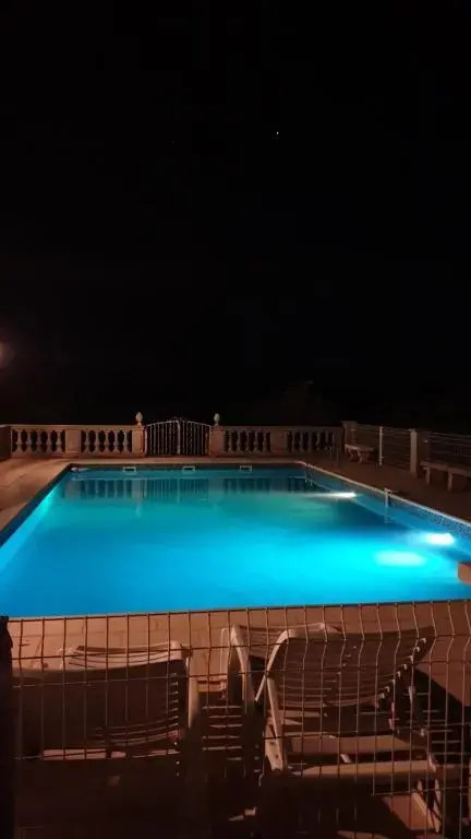 Maisonnette au pied de la garrigue