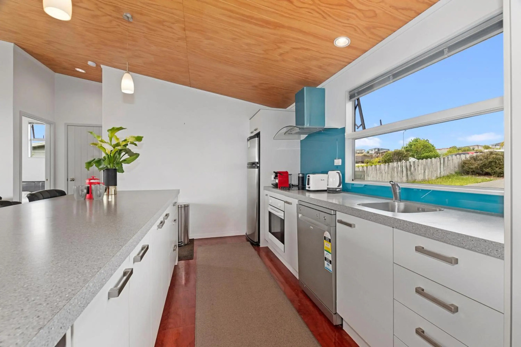 Blue Crush Villa - Mangawhai Heads Holiday Home