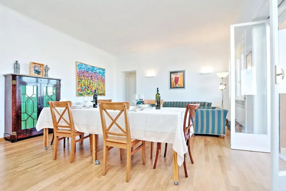 Salaria Apartment
