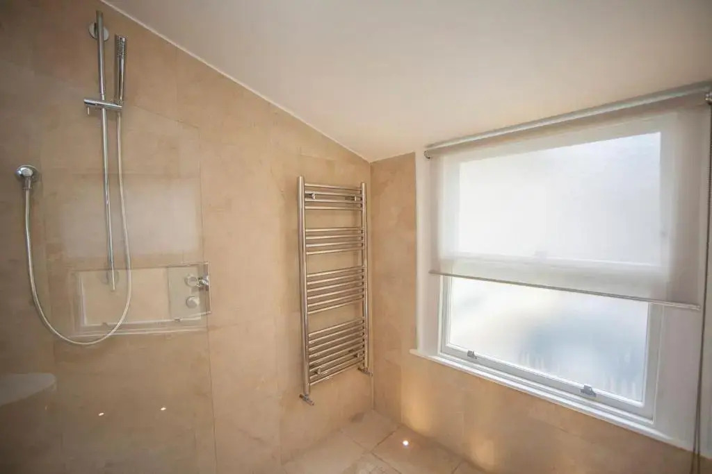 Blenheim House - Luxury City Centre Georgian Townhouse for 8