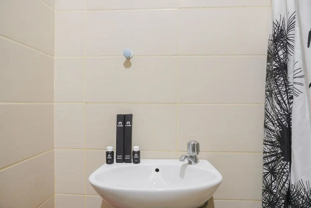 Minimalist And Homey 1Br At Belmont Residence Puri Apartment