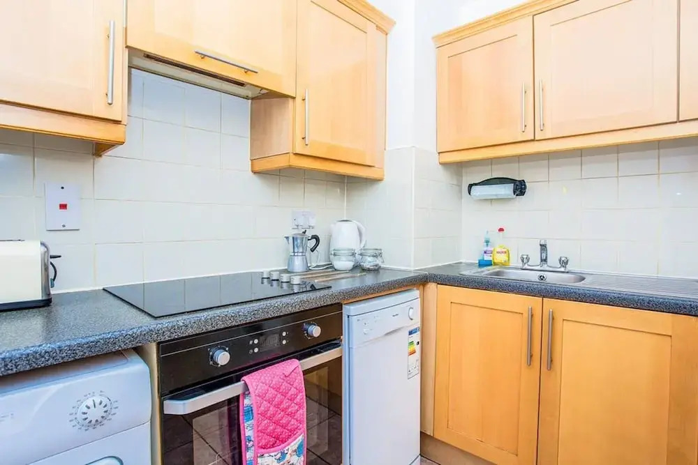 2 Bedroom Apartment 15 Minutes From City Centre