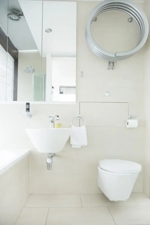 The Holborn Lights - Modern 3BDR Home with Rooftop Terrace & Garage