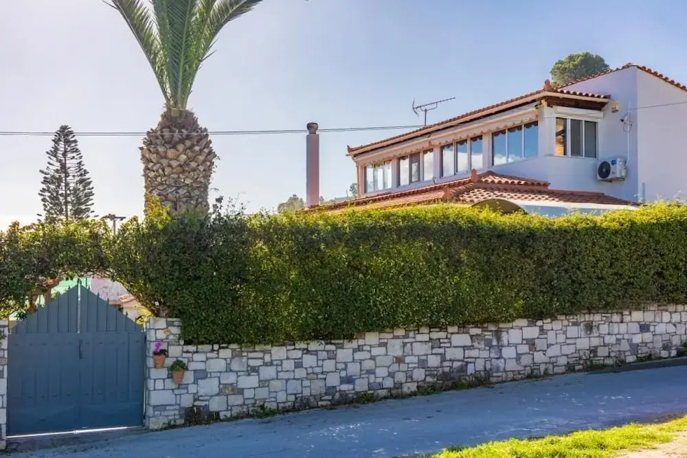 Luxury Garden Villa with Heated Pool