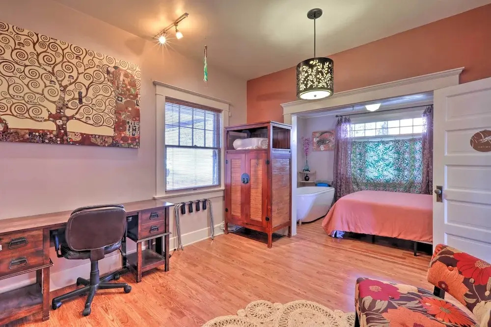 'the Purple House' Apt in Downtown Flagstaff!