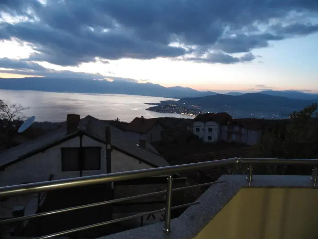Ohrid Sunset Apartments Velestovo