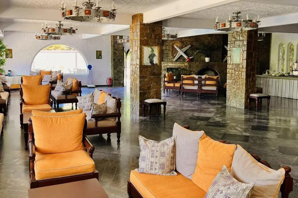 Karteros Hotel