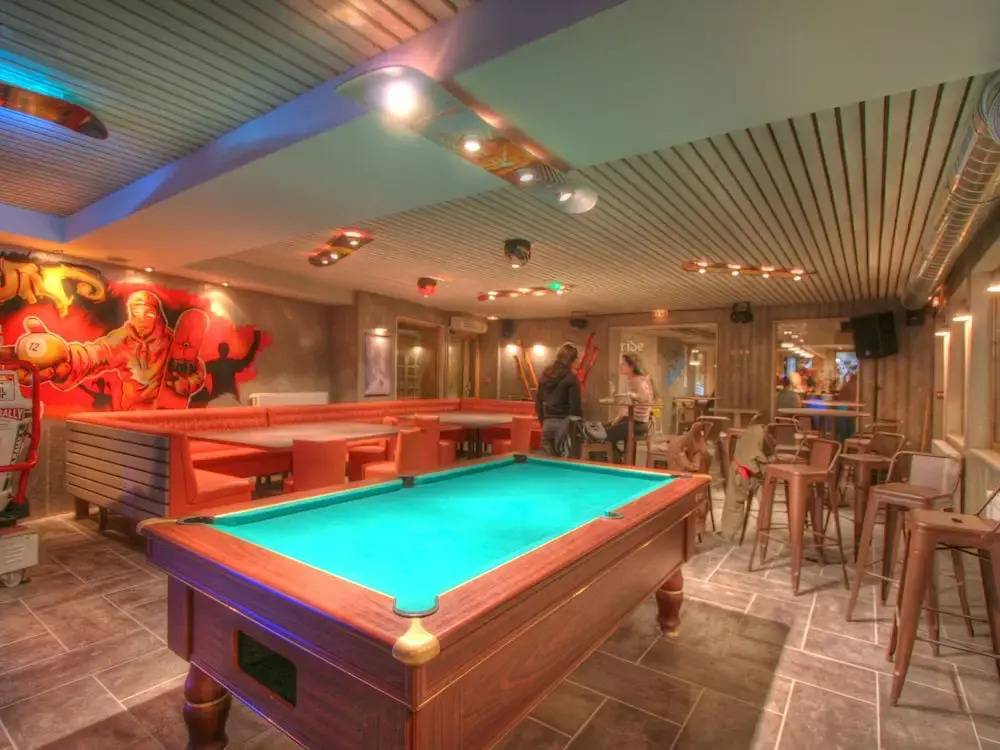 Big Apartment in the French-italian ski Resort San Bernardo