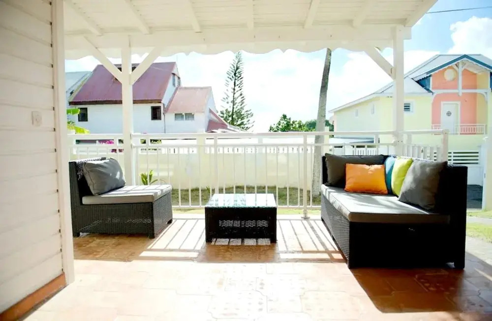 House With in Sainte anne With Enclosed Garden and Wifi
