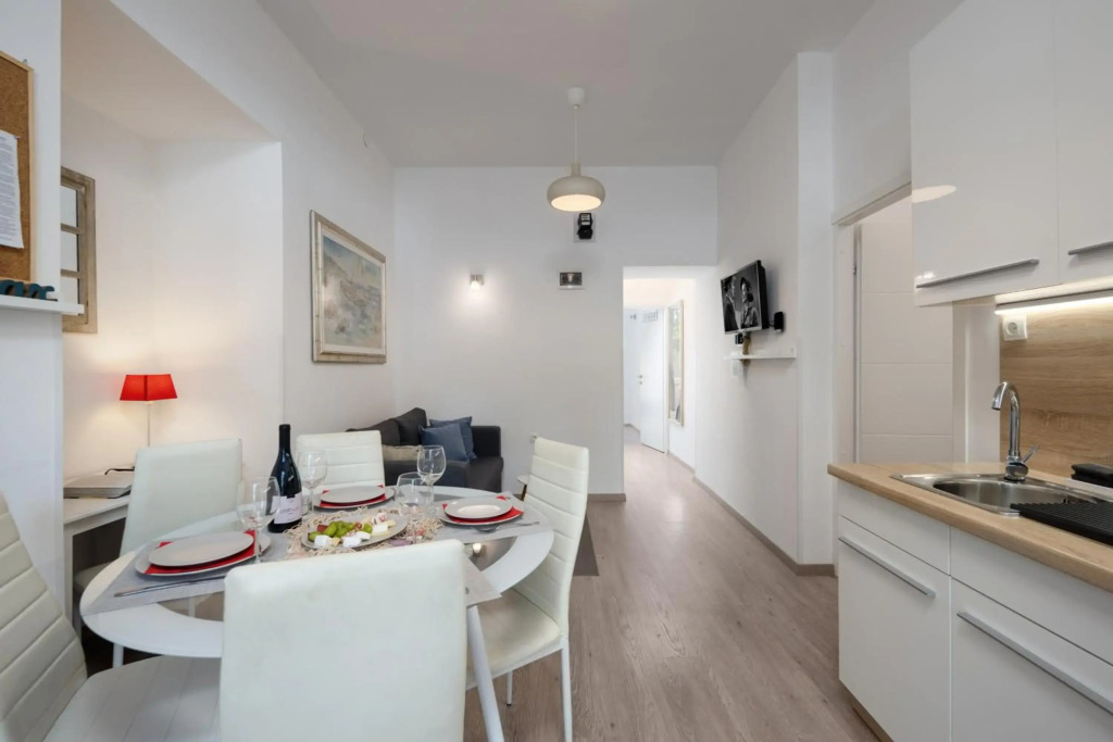 Naval apartment