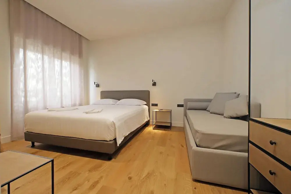 The Place Gallia - New Guesthouse San Giovanni- self check-in -near metro