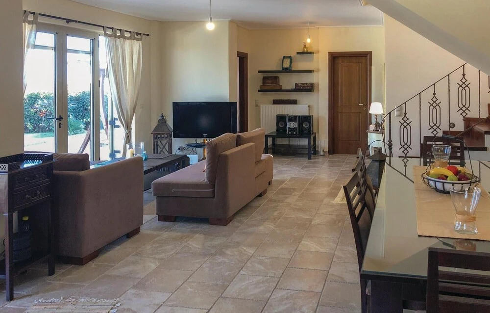 Nice Home in Koroni with Hot Tub, WiFi, Outdoor Swimming Pool