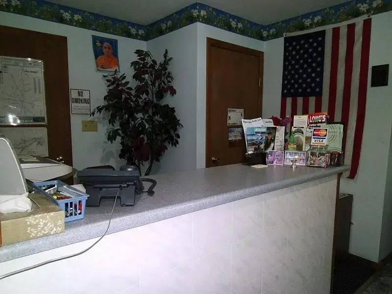 Hillsboro Inn & Suites