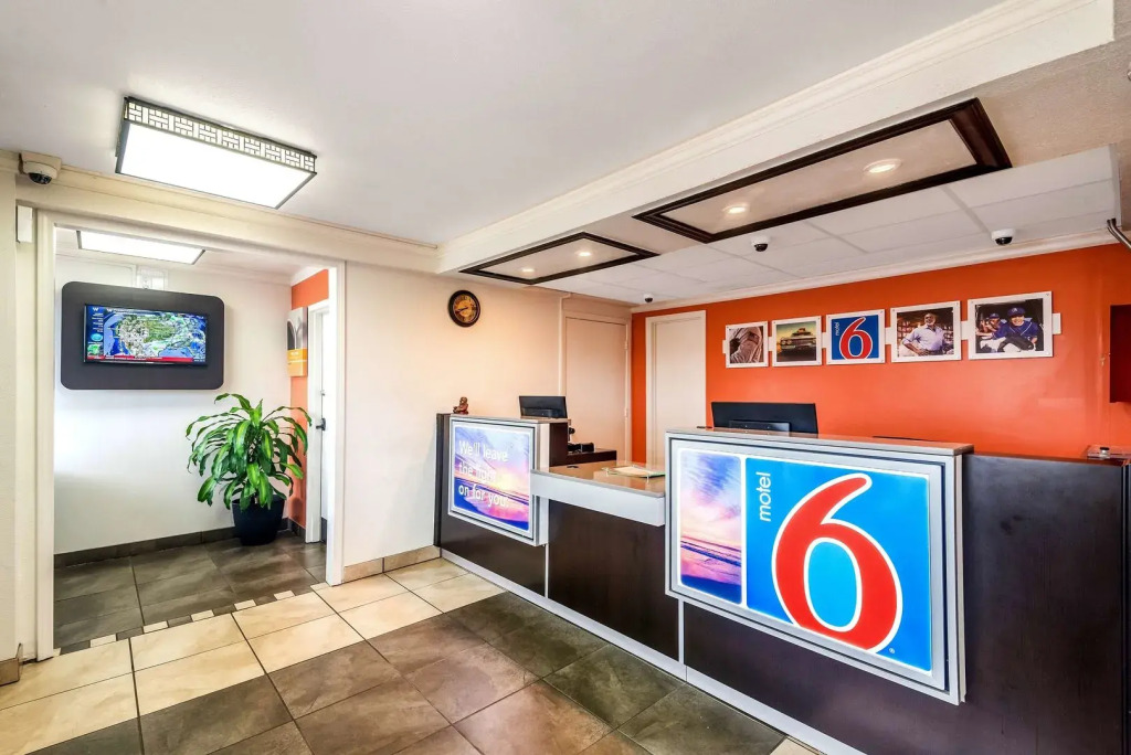 Motel 6-Anniston, AL