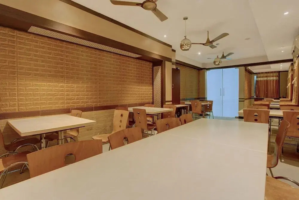 Oyo 5342 Motel Gajraj Continental A Unit Of Gajraj Hotels Pvt Ltd