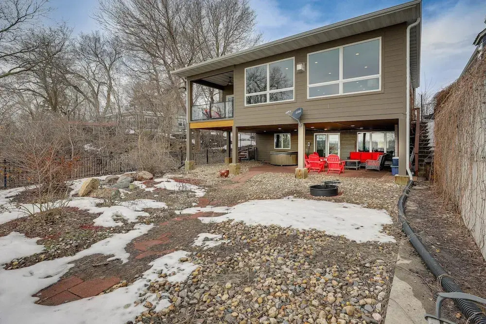 Yankton Vacation Home w/ Hot Tub & River Views