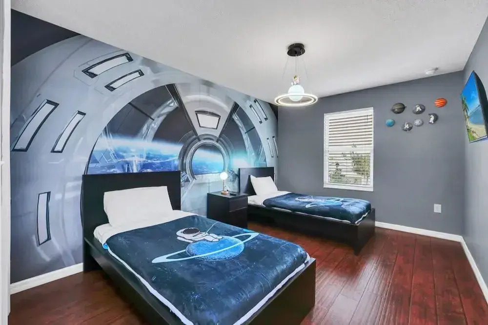 Crystal Cove Resort - Beautiful 4BR Vacation Home near Disney Parks in Florida -