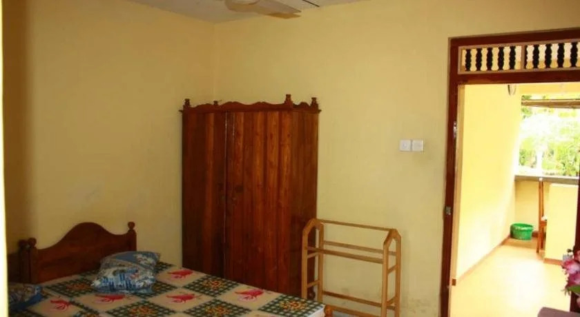 Dimuthu Tour Inn