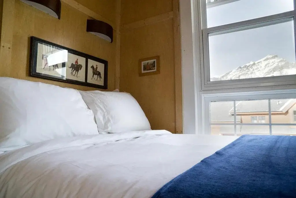 Blue Mountain Lodge Bed & Breakfast