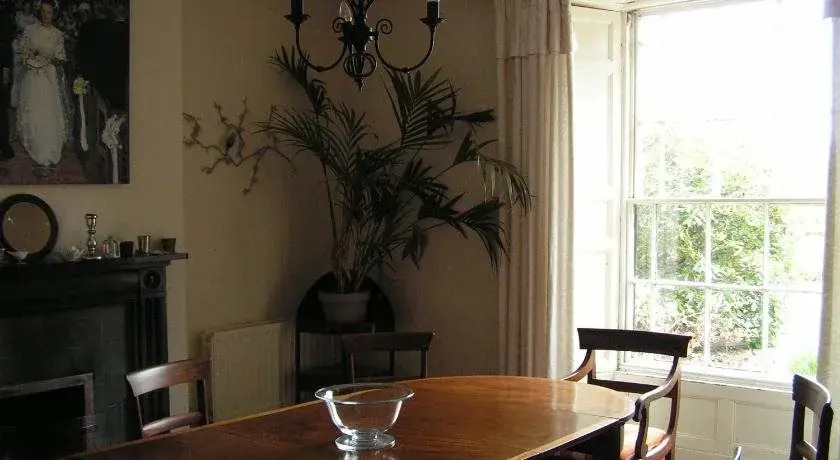 Green End House