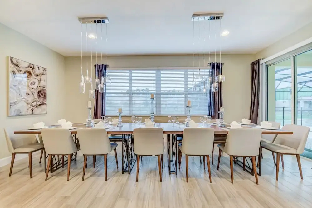 Solterra - 7004 Oak Wood Street