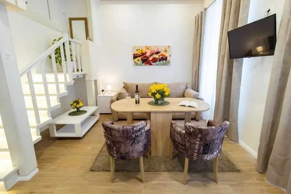 Bonne Chance Apartments