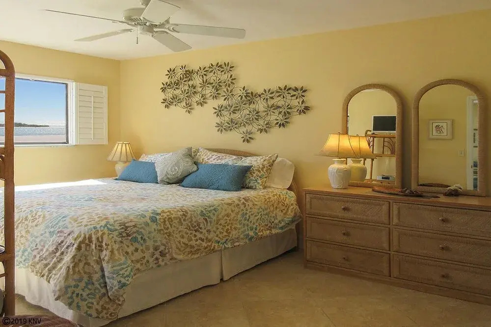 Carlos Pointe 421 - 2 Br Condo