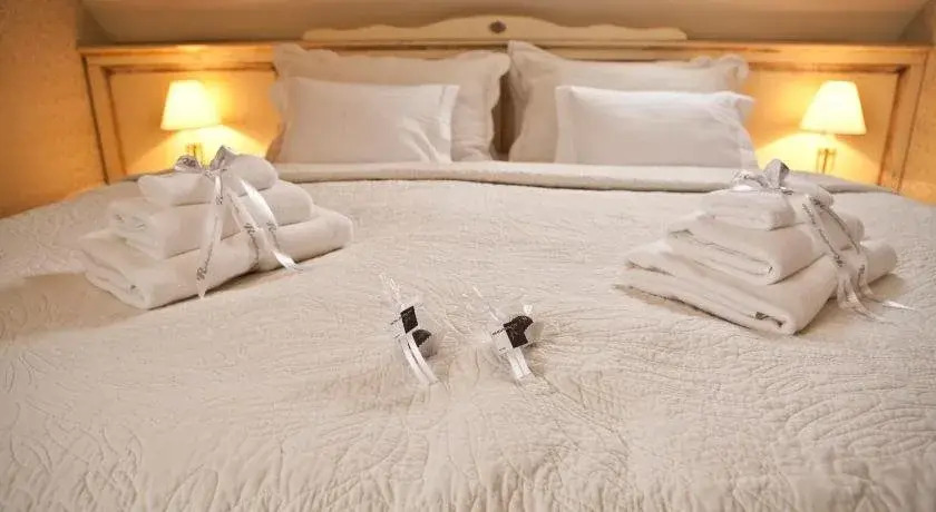 Rókusfalvy Borhotel és Fogadó