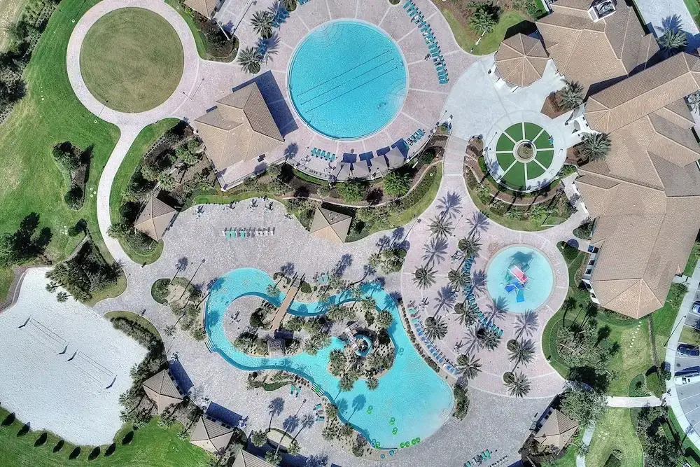 Wonderland Sleeps 14 Free Waterparks and South Facing Pool