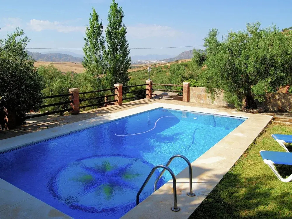 Peaceful Retreat in Alora for Families and Friends