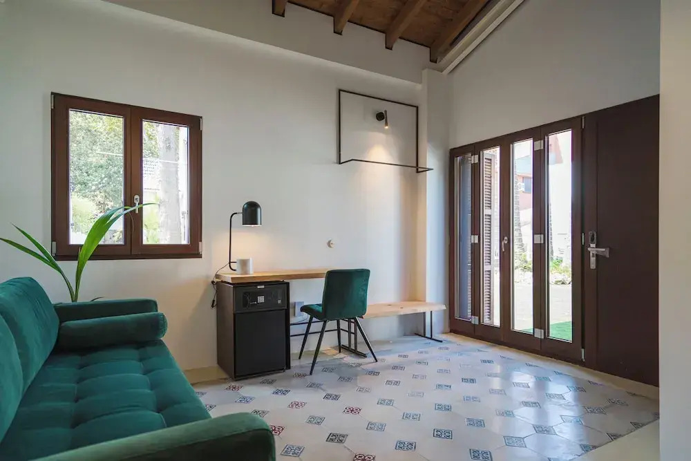 La Moderna Suites