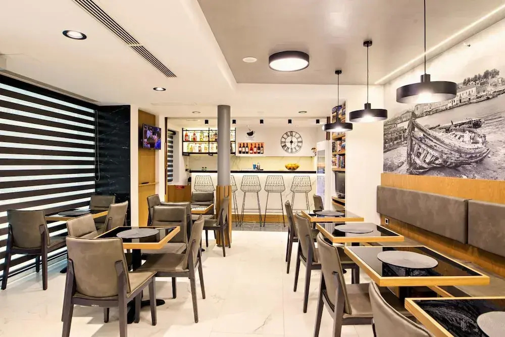 Hotel Ideon