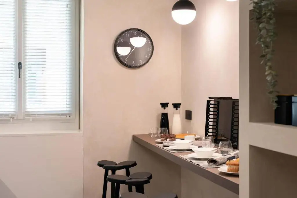 Arts & Crafts Apartments