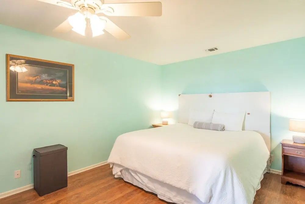LAKESHORE ESCAPE - 3 Br Home