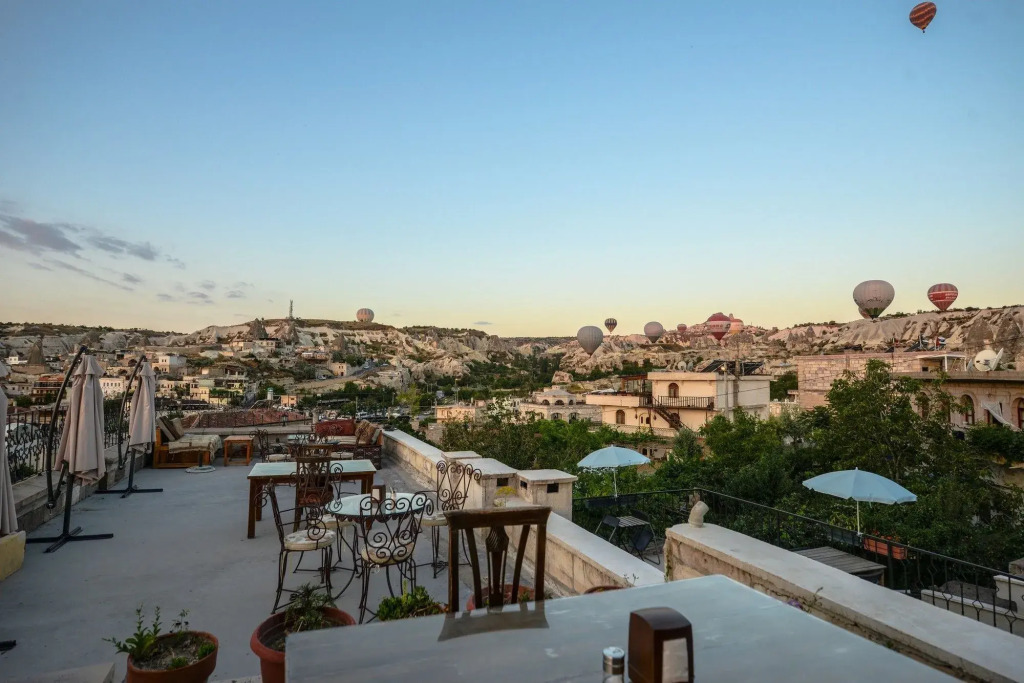 Vineyard Cave Hotel